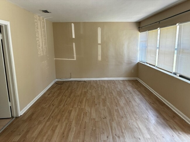 Building Photo - 7022 Linda Dr