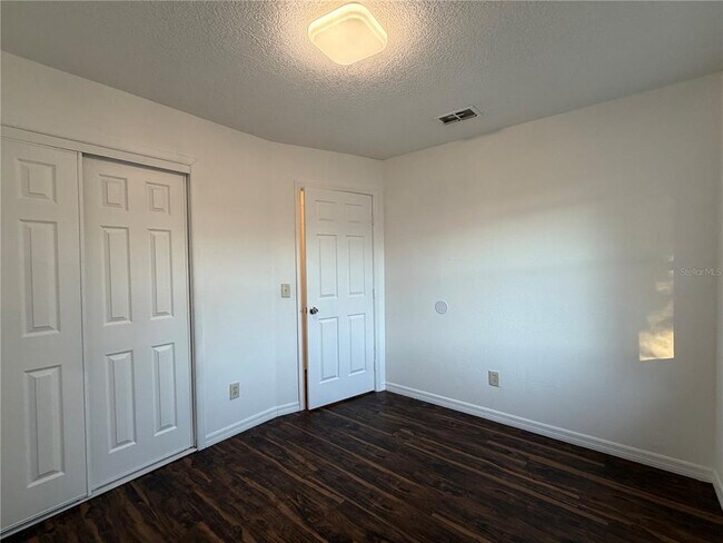 Foto del edificio - 6918 Edgefield Ln