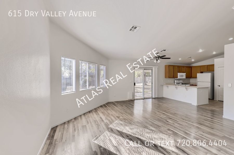 Primary Photo - One Story! 3 Bedroom 2 Bath home in NLV!! ...