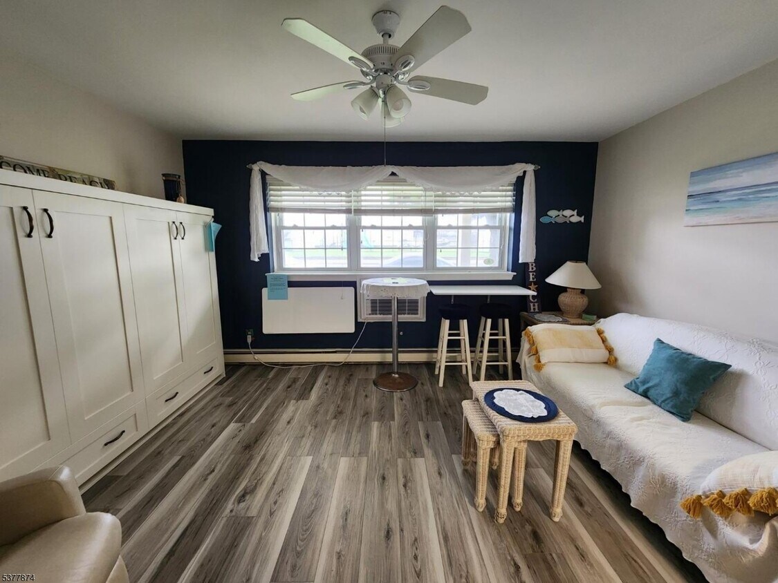 Foto principal - 709 Ocean Ave N