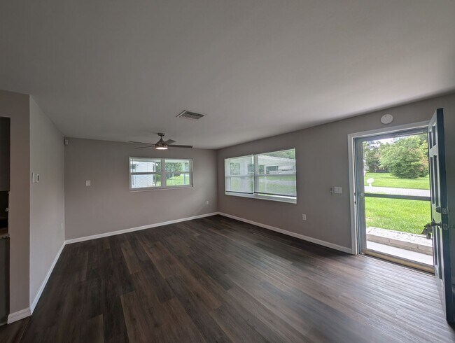 Building Photo - Totally Updated Unfurnished 2/1.5 bath hom...