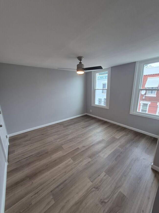 Building Photo - Spacious 2Bd/1Ba home in Point Breeze