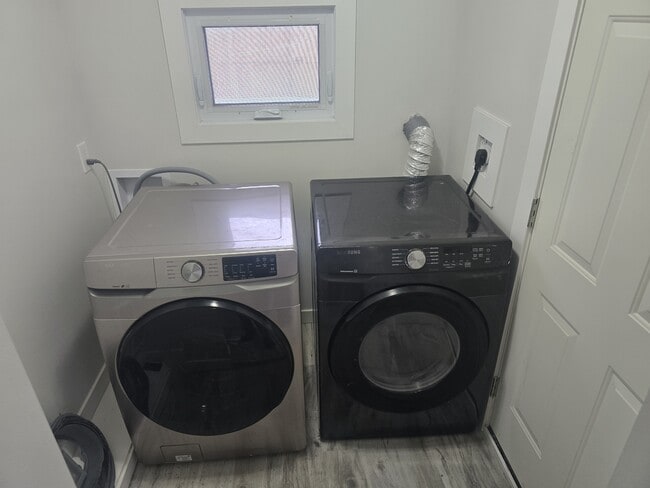 Building Photo - 418 Harbison Ave W