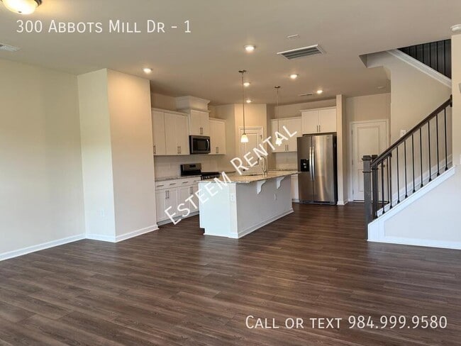 Building Photo - 300 Abbots Ml Dr