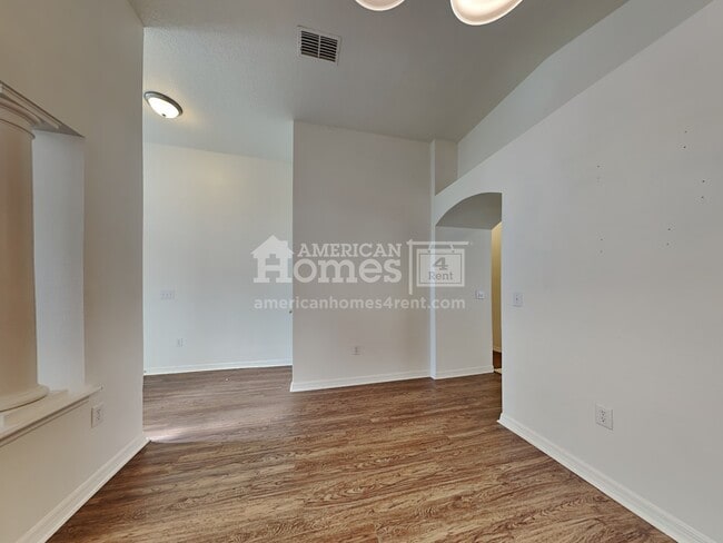 Building Photo - 23121 Emerson Way