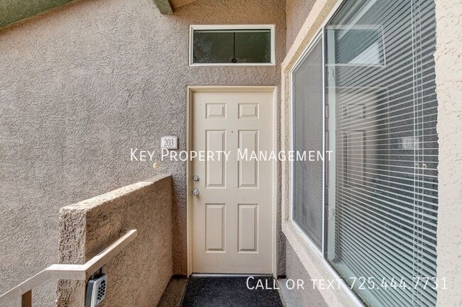Foto del edificio - UPGRADED 2 BEDROOM CONDO NEAR 215/CHEYENNE