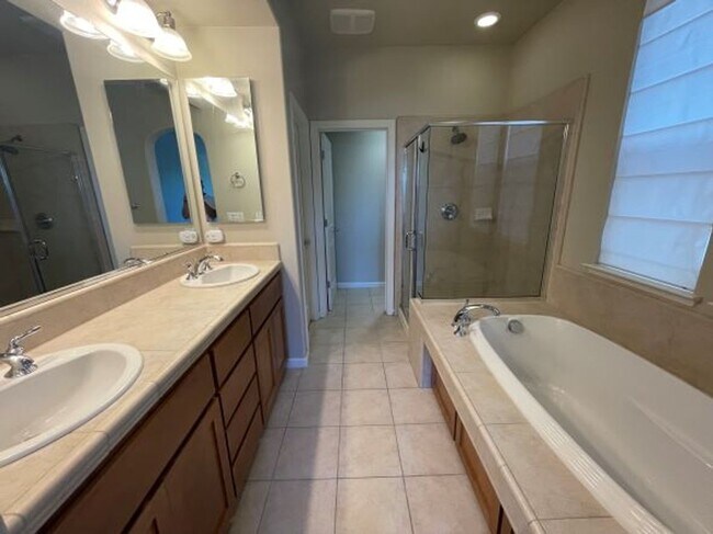 Foto del edificio - Executive Fremont House is like brand new,...
