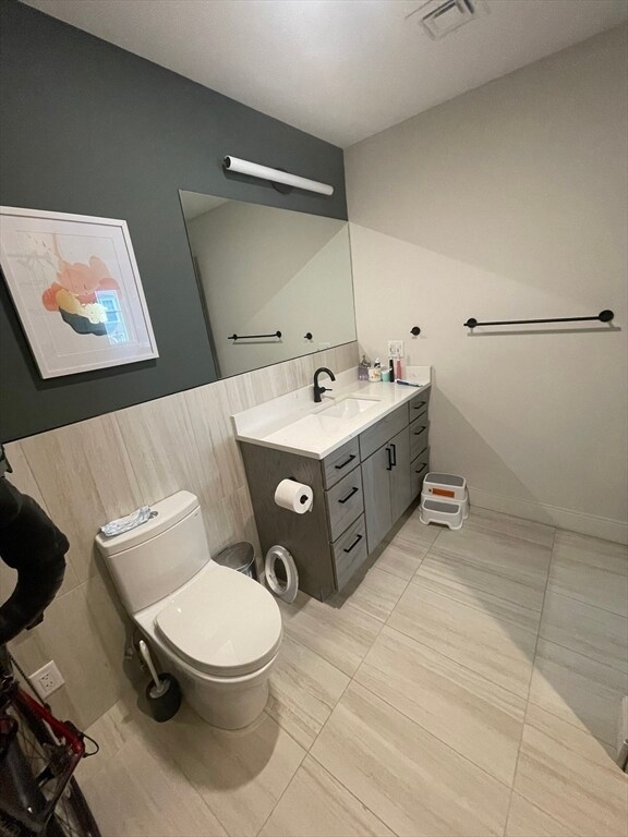 Building Photo - 432 Cherry St