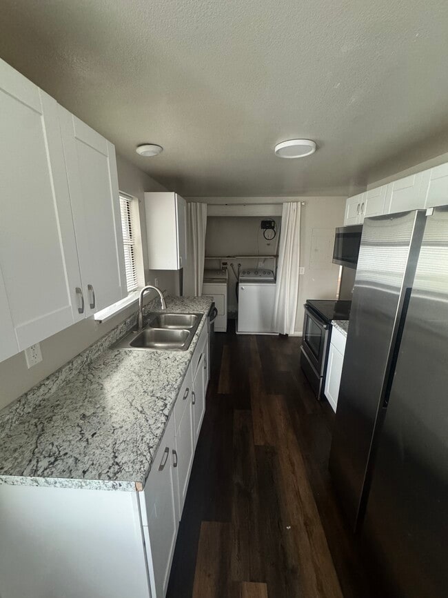 Building Photo - 54 W 300 S St