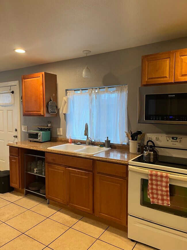 Foto del edificio - 1018 NW 10th St