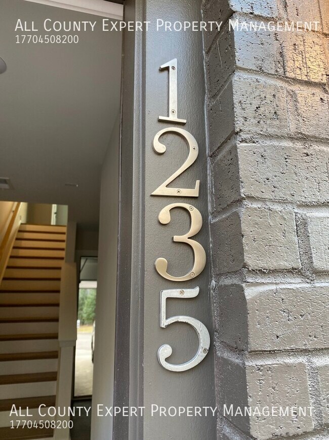 Foto del edificio - 1235 Cushenberry Ln