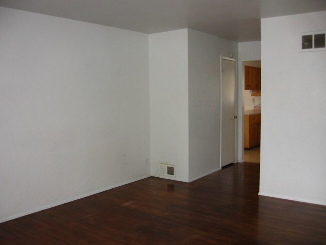 Building Photo - 9816 Toltec Rd NE