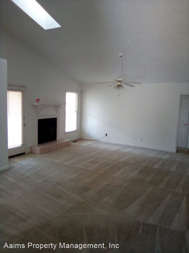 Building Photo - 3 br, 2 bath House - 218 Silver Oaks  Drive