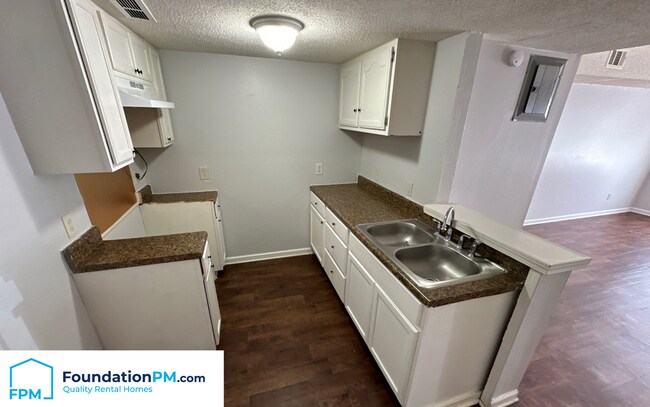 Building Photo - 3743 Cambridge Station Dr