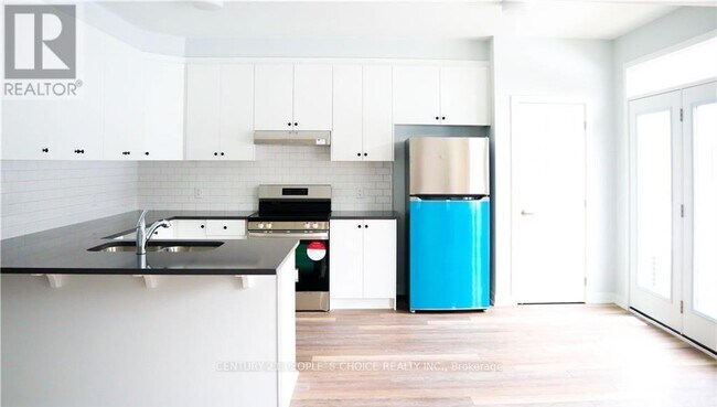 Building Photo - 1062 Curraglass Walk