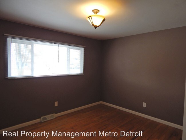 Building Photo - 35312 Dearing Dr