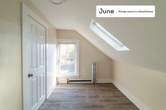 Building Photo - Room in Shared 7 bed/2 bath home