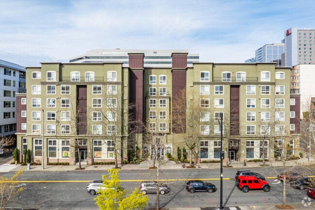 Foto del edificio - Excalibur Apartment Homes