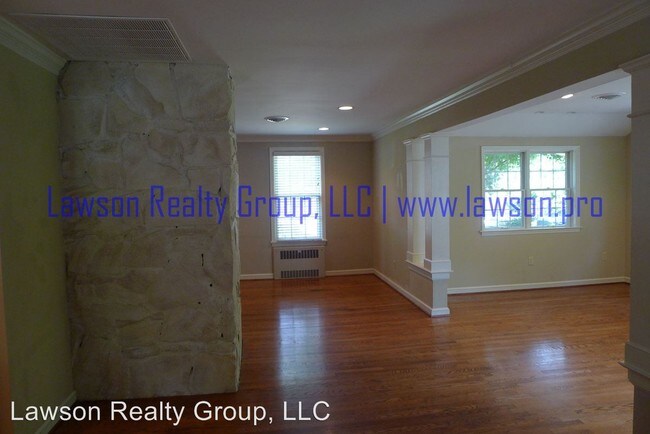 Building Photo - 3314 Avenham Ave SW