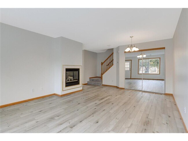 Foto del edificio - 15921 Finch Ln