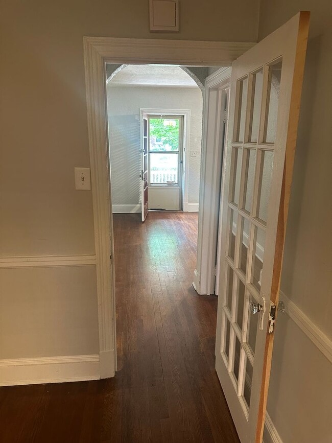 Building Photo - 3106 Hanover Ave