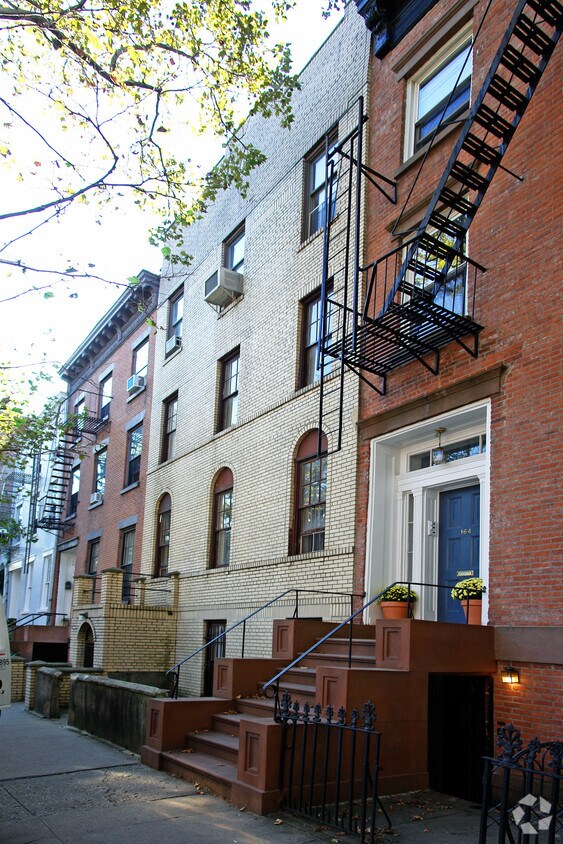 Foto del edificio - 166 Pacific St