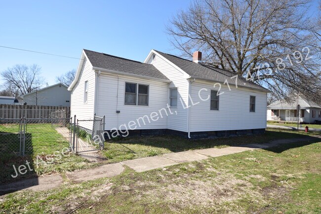 Foto del edificio - 2 bedroom HOUSE For RENT