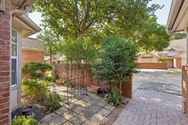 Foto del edificio - 11819 Red Oak Way
