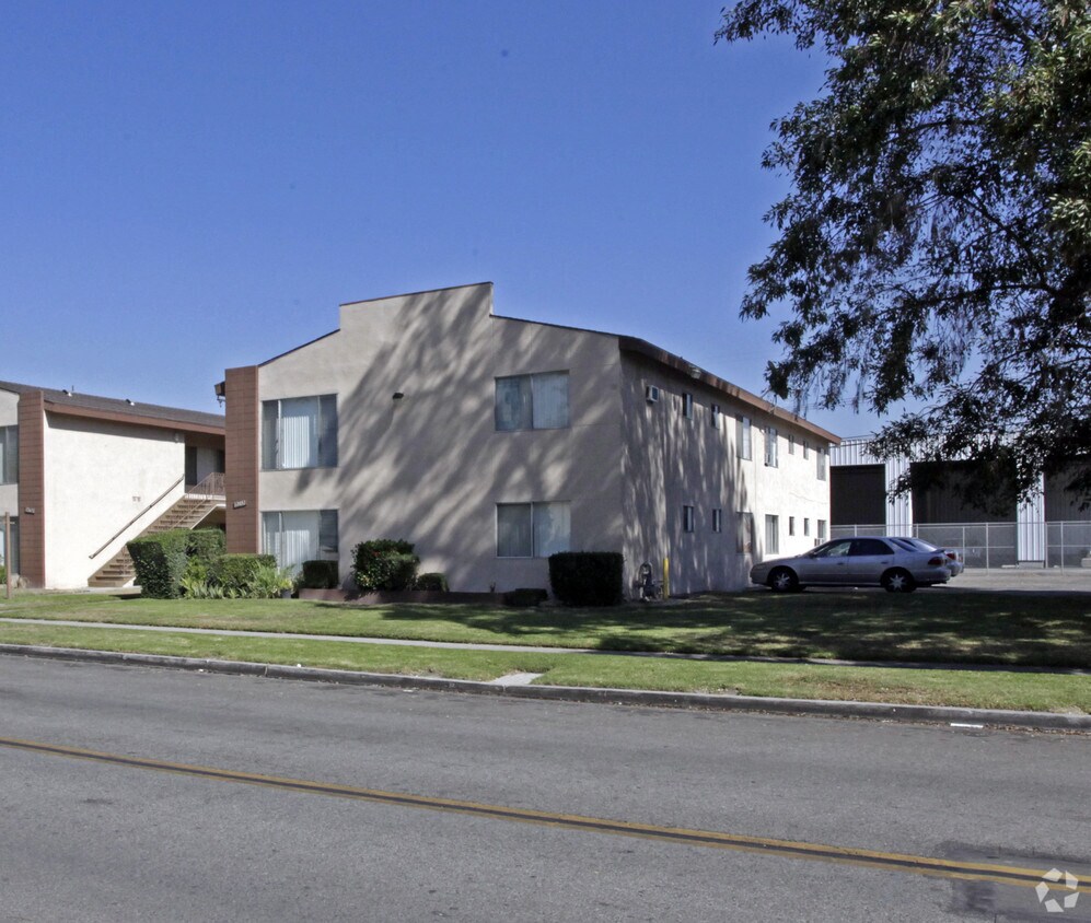Building Photo - 12652 Flower St