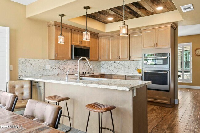 Foto del edificio - 1700 LAKESIDE Dr
