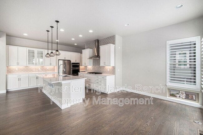 Foto del edificio - 533 Red Thistle Dr