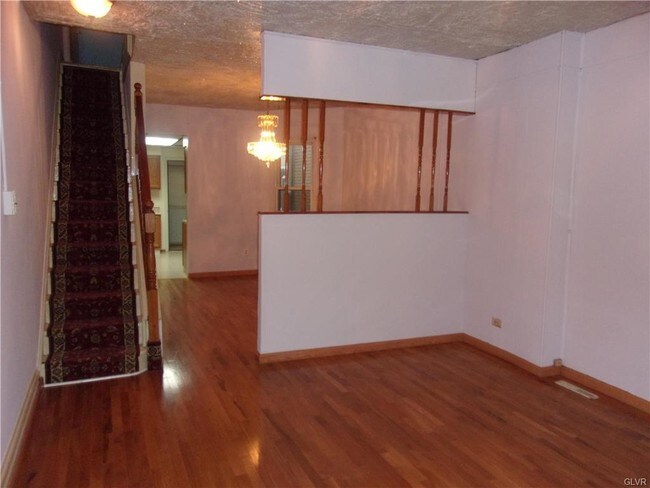 Building Photo - 68 W Goepp St