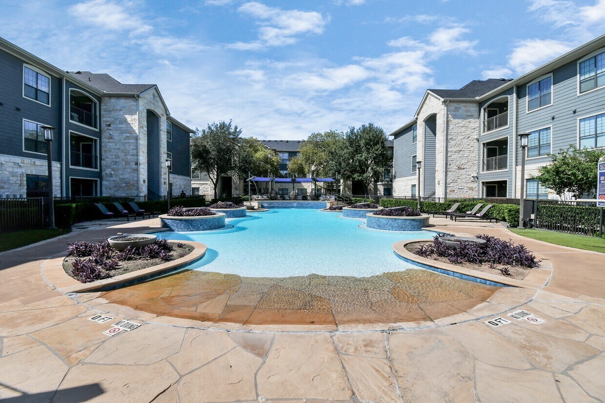 Foto principal - 6777 Sommerall Dr