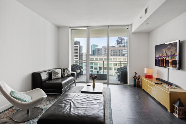 Building Photo - 951 Brickell Ave