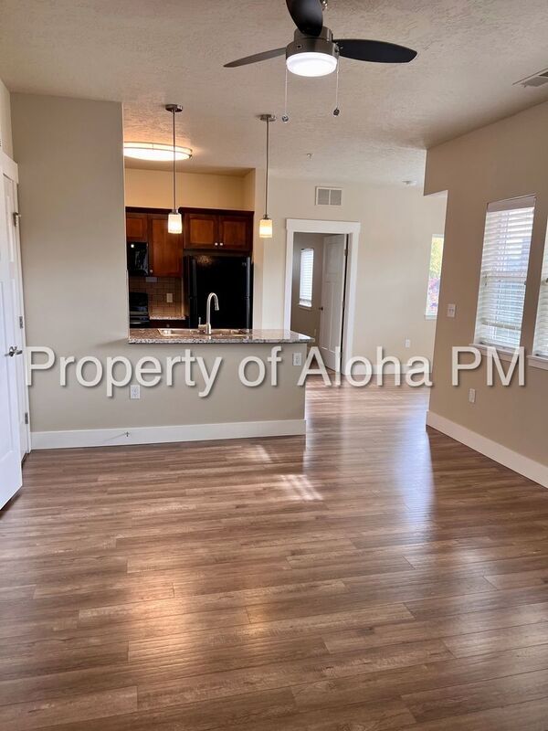 Foto del edificio - 3558 E Grand Forest Dr