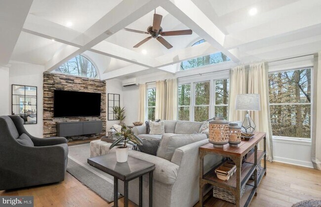 Foto del edificio - 7312 Burdette Ct
