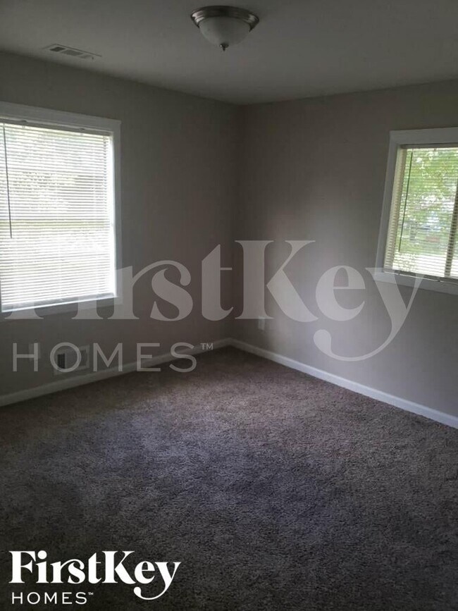 Building Photo - 6741 Fallawater Cir
