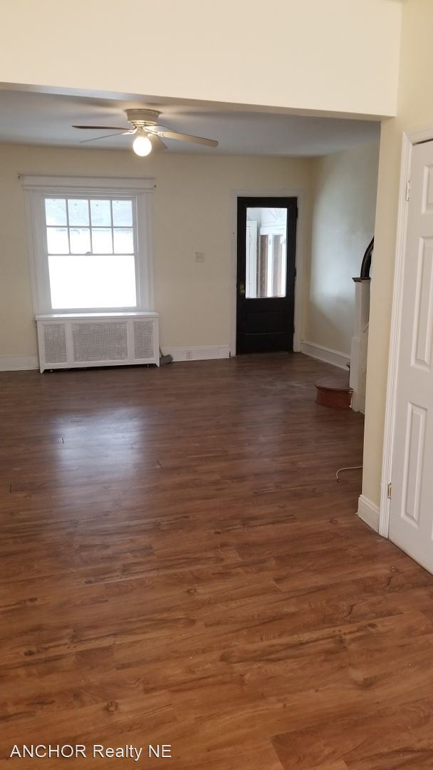 Building Photo - 3 br, 1 bath House - 255 S. Hirst St.