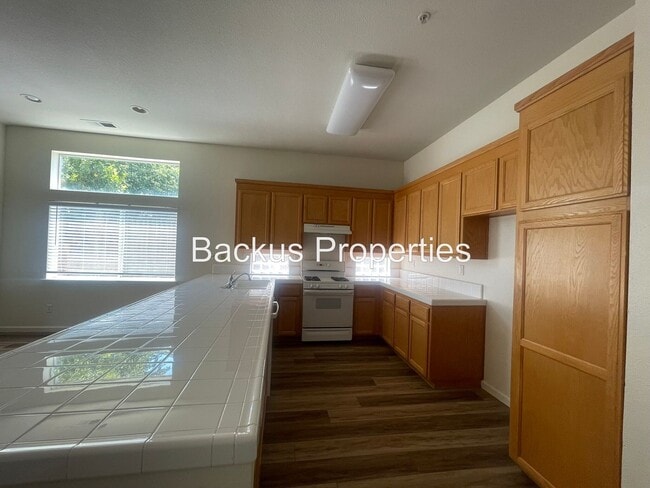 Building Photo - Wonderful four bedroom home on outskirts o...