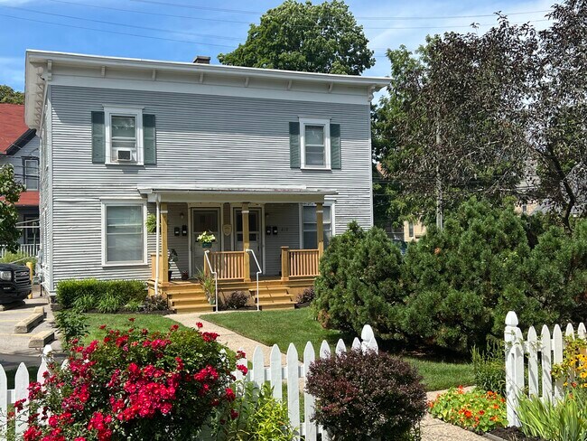 Foto del edificio - 217 Prospect Ave NE