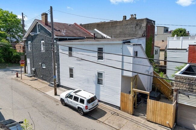 Building Photo - 145 S 12th St