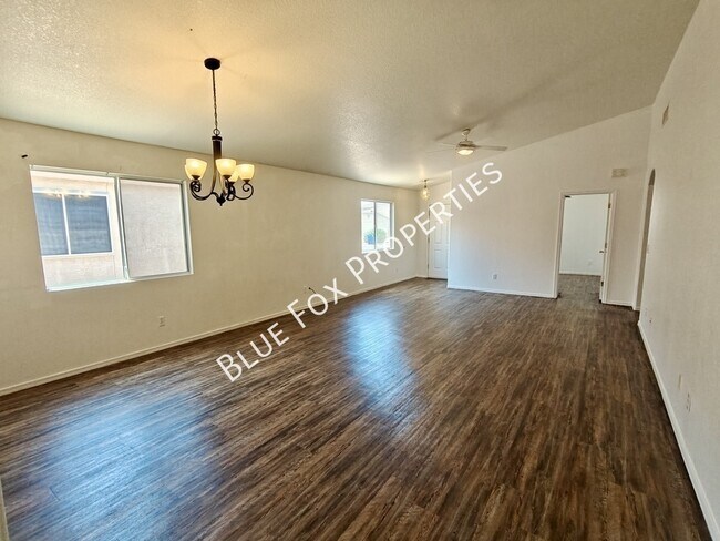 Building Photo - 3117 S Nastar Dr