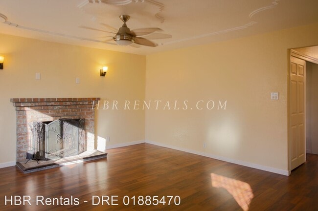 Building Photo - 3 br, 1 bath House - 375 E Beverly Place