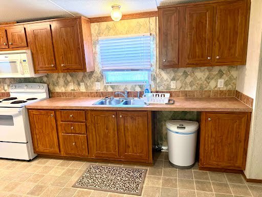 Building Photo - 2545 N Flounder Dr