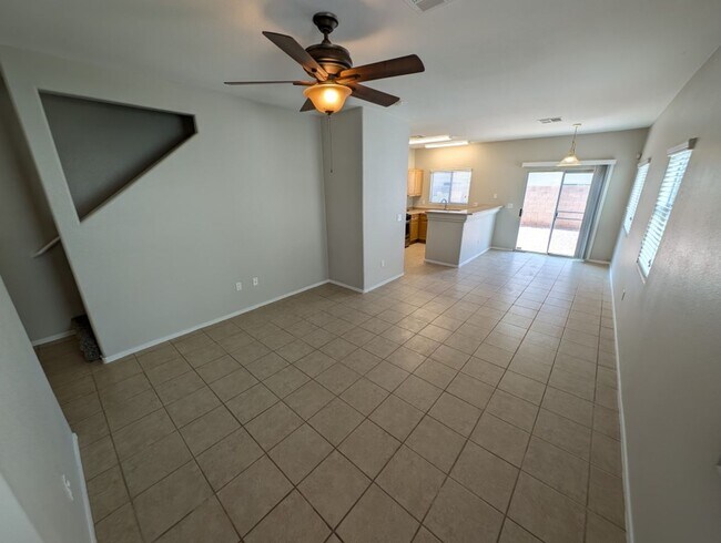 Foto del edificio - 8799 Roping Rodeo Ave