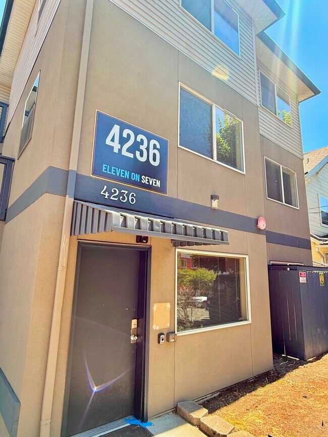 Foto del edificio - 4236 7th Ave NE