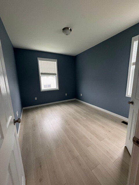 Foto del edificio - 321 Hemlock Cir