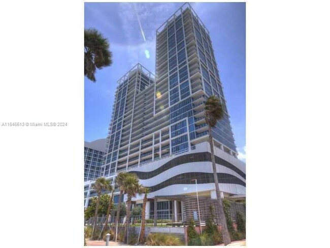 Foto del edificio - 6899 Collins Ave