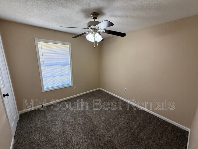 Building Photo - 4820 Applestone St