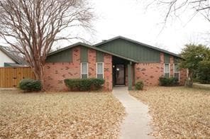 Building Photo - 2912 Charter Oak Dr